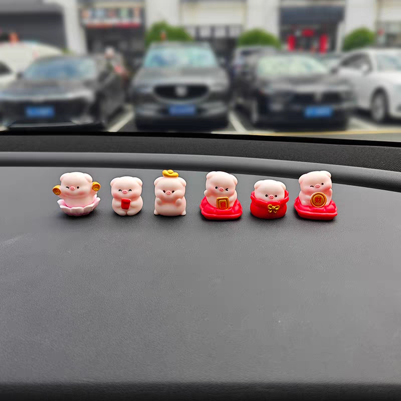 Set 6 heo thần tài trong túi decor taplo xe hơi, ô tô, dán đỉnh màn hình, quà tặng