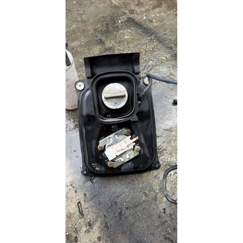 thùng xang kèm bơm ab2016-2019 zin tháo xe