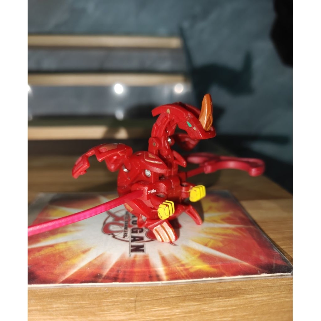 Bakugan Drago tubin ( có dây kéo )