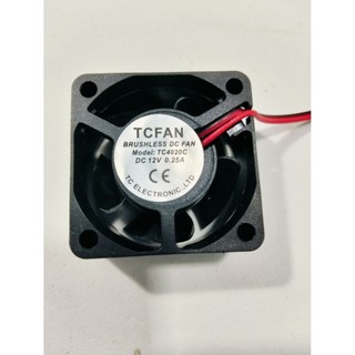 com bo 2 quạt tản nhiệt 4*4*2 cm mới 💯, gió vừa cực êm,, sử dụng điện 12 v.. DC.