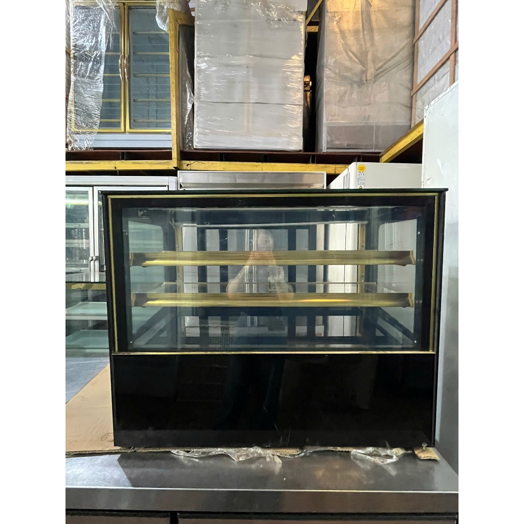 Thanh lý tủ mát trưng bày bánh Shinichi_mới 90%