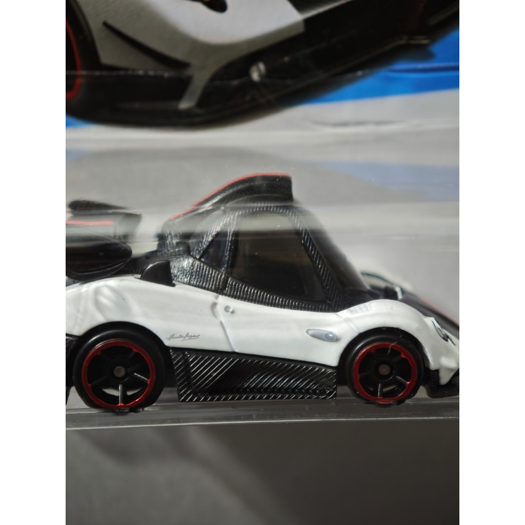 Hot Wheels PAGANI ZONDA CINQUE