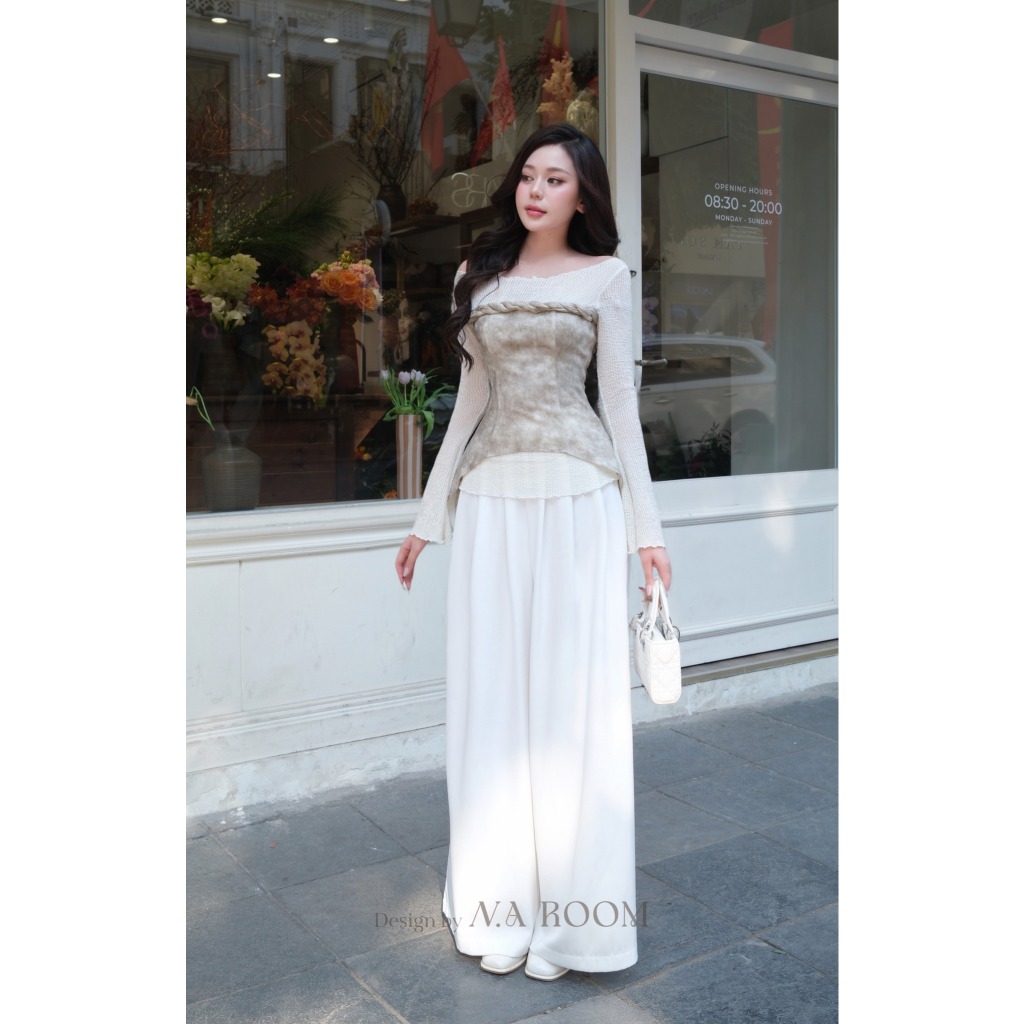 Áo lưới xốp co giãn phối cùng vải giả da hoạ tiết loang Aurora Top + Quần ống rộng xếp li - N.A Room