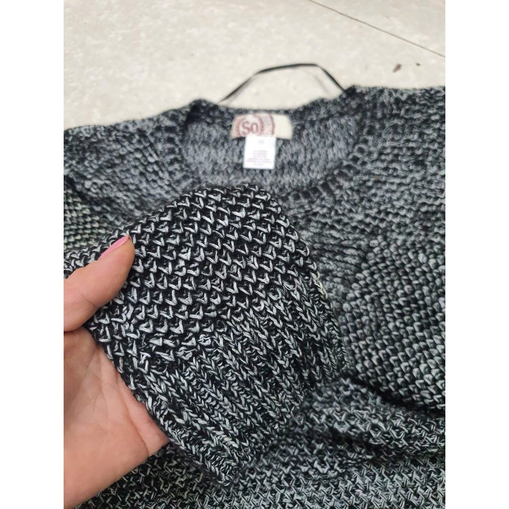 Áo len SO KOHL's xuất Mỹ dư. Cổ tròn, chất len mềm mại, thoải mái.
