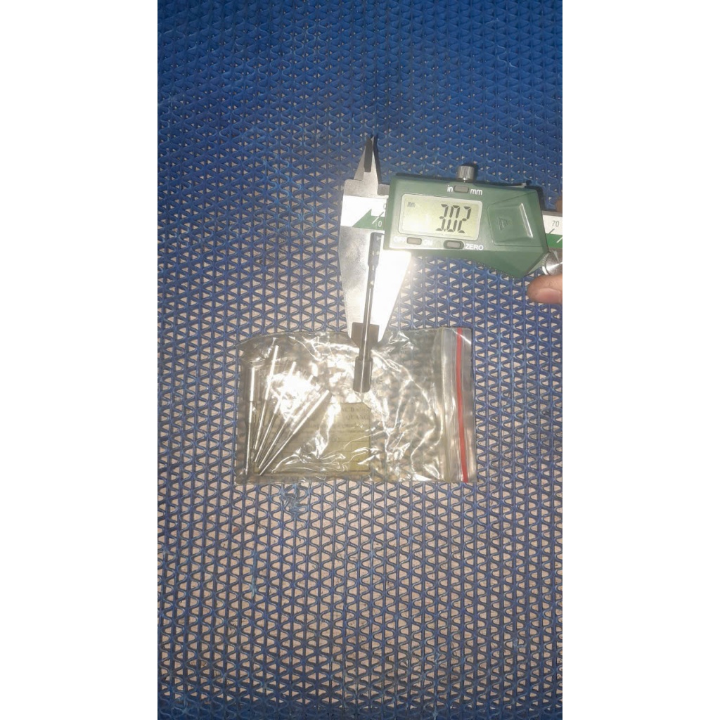 Chày kim đột nhựa D3 , SKD11-58 HRC