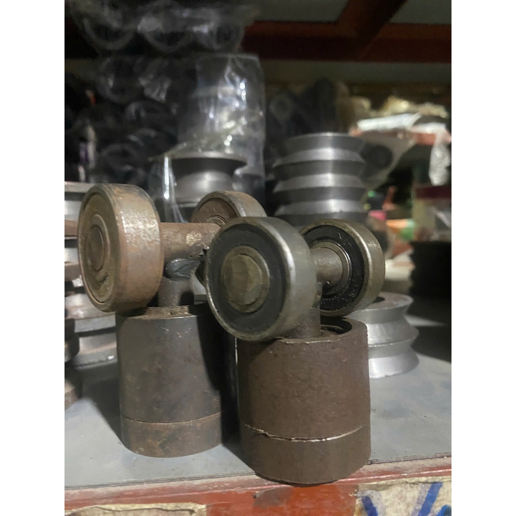 Bi treo xoay 2 và 4 bánh xoay 360 độ. dùng cho cửa xếp cửa lùa