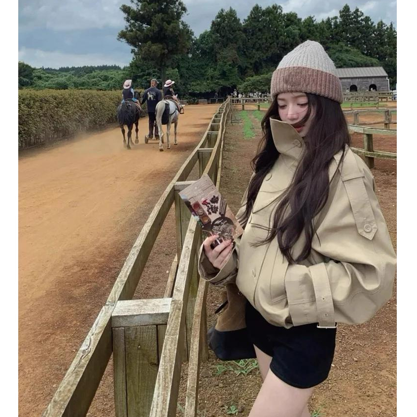 𝙆𝙞𝙢 𝘼𝙣𝙝 𝘽𝙪̀𝙞// Áo Khoác Mangto, Áo Kaki Nữ Cổ Cao Form Rộng Phối Cúc Tròn Style Hàn Quốc Basic Mùa Thu Đông 2026 | BigBuy360 - bigbuy360.vn