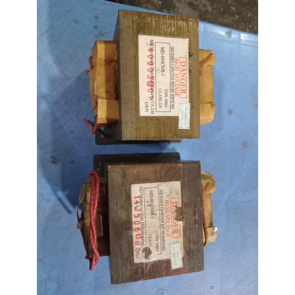 Biến áp lò vi sóng 800E zin theo máy tháo xuống. Cho anh chị nào cần thay thế linh kiện.