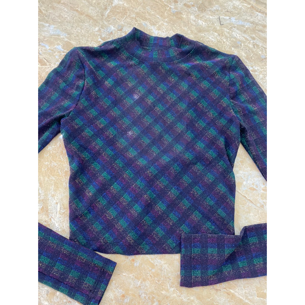 Áo urban outfit size S