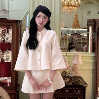  JENNYCLOSET ® Set dạ tweed  Áo khoác dạ tweed lấp lánh tay lỡ xoè +Chân váy xếp ly phong cách Hàn Quốc tiểu thư hàng L1 