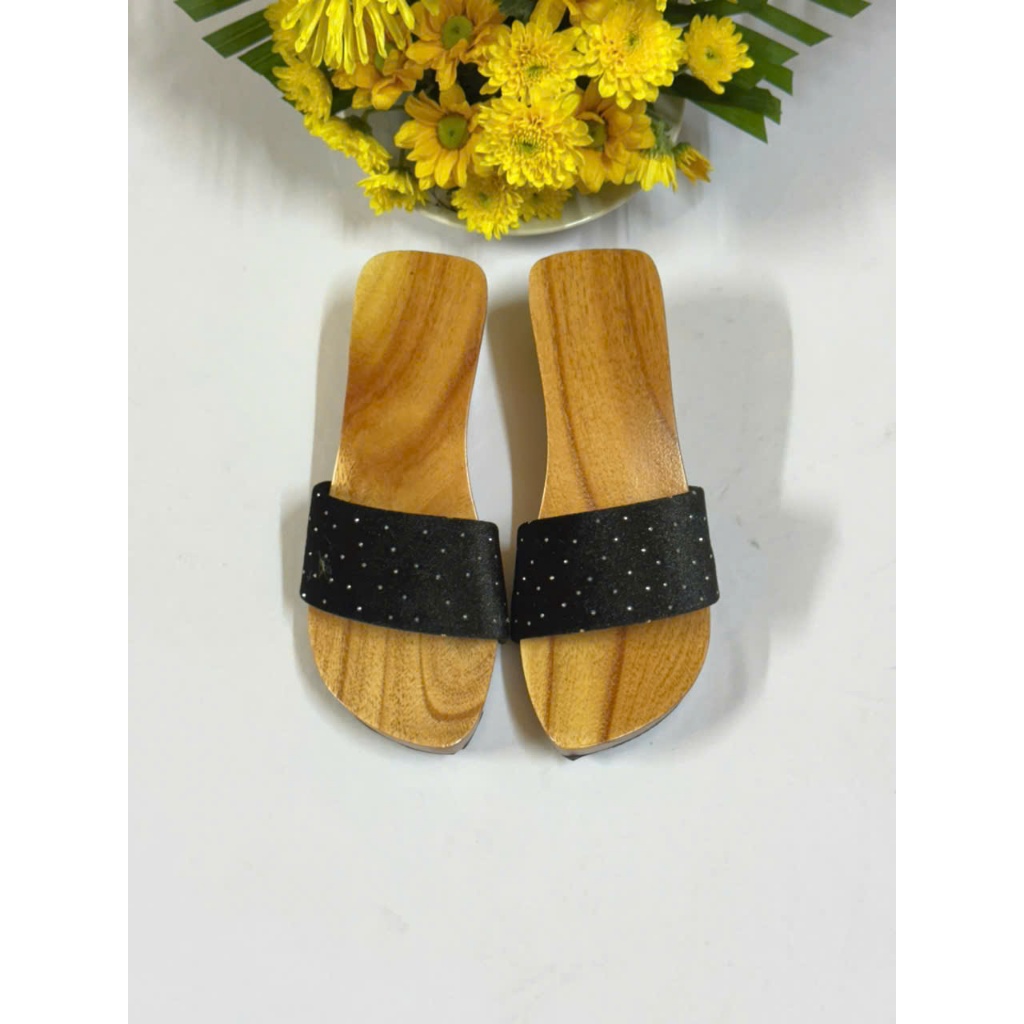 Guốc mộc 5P muỗng, quai nhung đen kim tuyến, Guốc gỗ Thủ Dầu Một