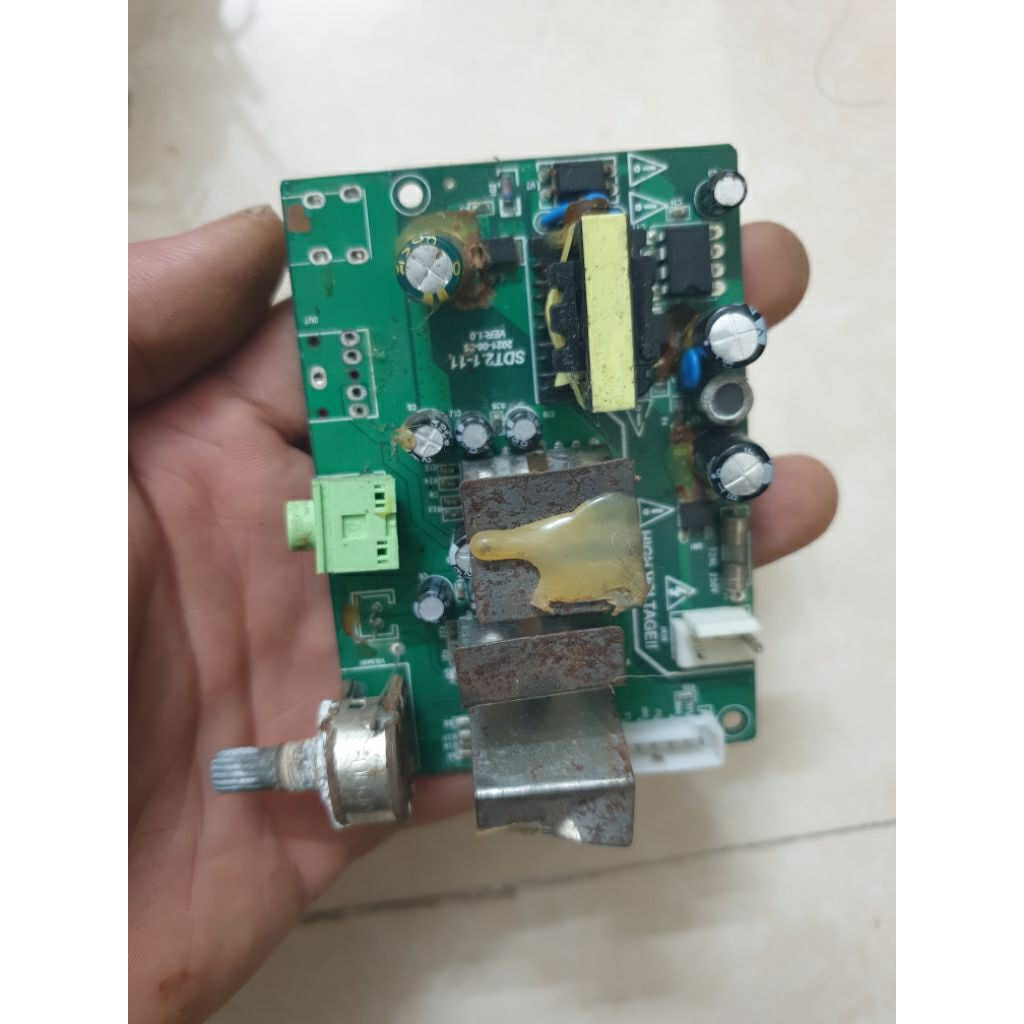 Mạch loa vi tính 2.1 tháo máy