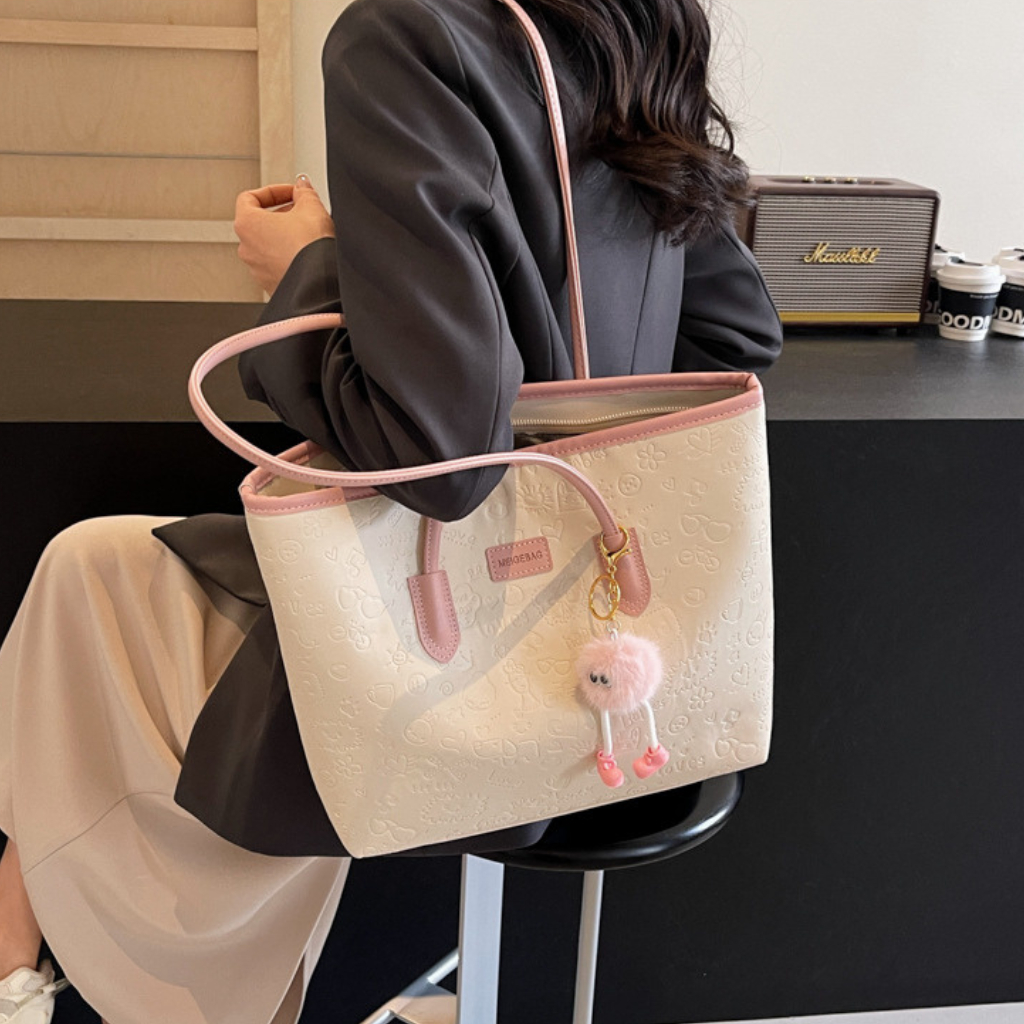 Túi tote thời trang KAMILA túi đeo vai size 32cm kèm móc bông dễ thương CK362