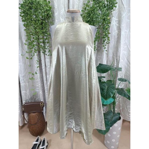 26 STUDIO thanh lý - Đầm cộc tay cổ trụ dáng rộng bymo - Size M