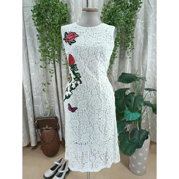 IVY thanh lý - Đầm ren sát nách kết hoa thêu bymo - Size L