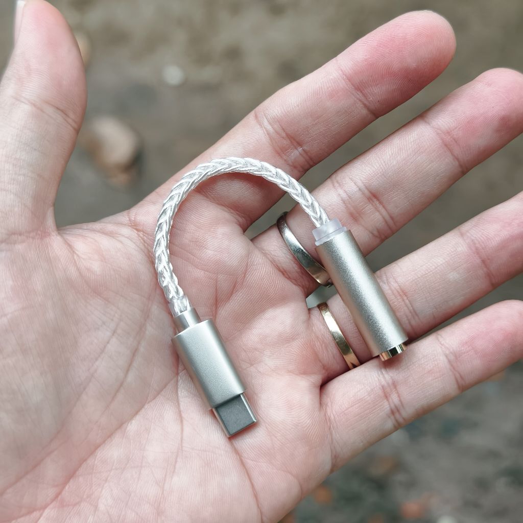 Cáp chuyển đổi tai nghe Type C ra 3.5mm 32bit.