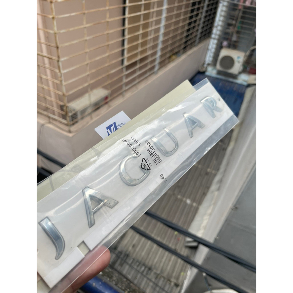 Chữ Jaguar dán cốp - Tem jaguar dán đuôi xe jaguar - Logo jaguar