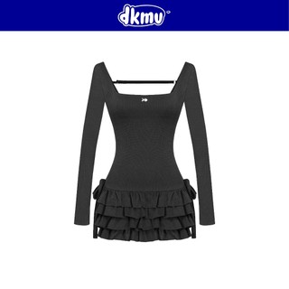  Đầm đen tay dài xoè tầng DKMV cổ vuông phối dây thắt nơ đáng yêu đính logo cá inox xinh xắn Kiki Dress | K-D37-D 