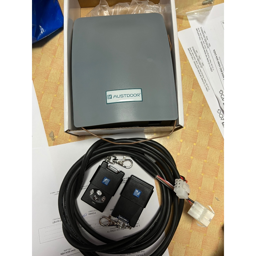 Bộ Hộp Điều Khiển Cửa Cuốn Austdoor AA803  -Màu Xám Chính Hãng - Độ Bền và Bảo Mật Cao