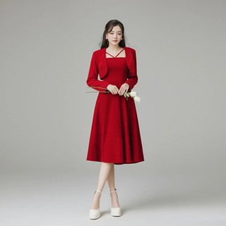 Set đầm nhung kèm áo khoác nhung lửng màu đỏ tươi