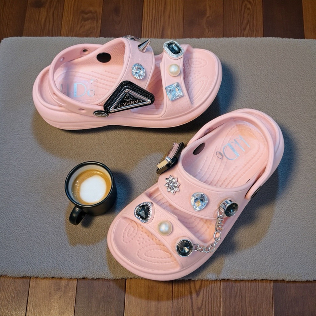 Dép bánh mì đế cao 5 phân kèm quai sau cho bé gái đi biển tặng kèm bộ hình 17 chi tiết