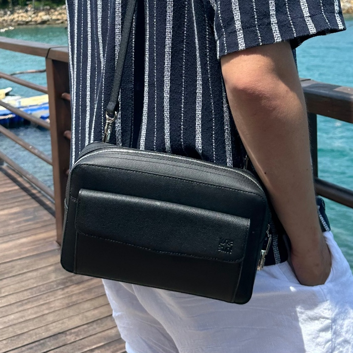 Túi Đeo Chéo Nam WT Leather Secret Snap Messenger Khóa số bảo mật Clutch cầm tay Da bò Taiga