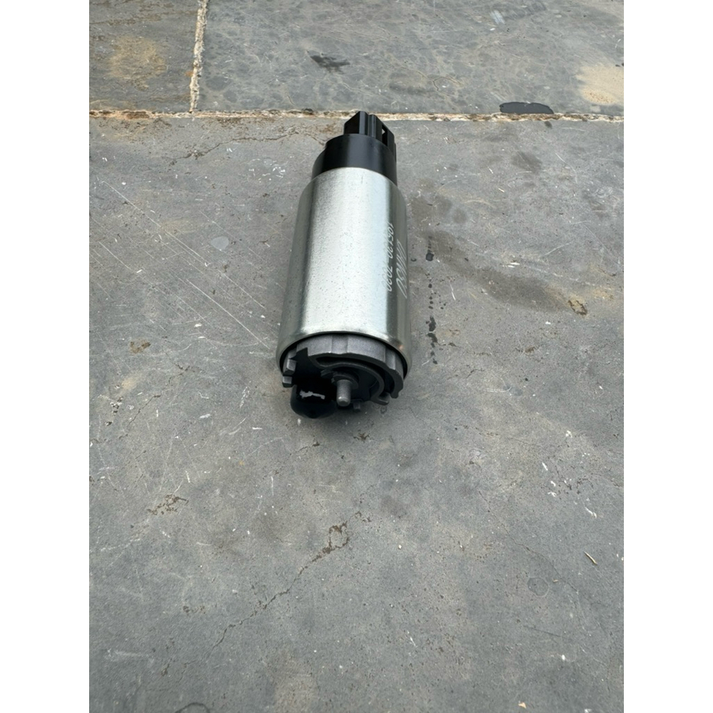 Bơm xăng xe bót 5 tạ su