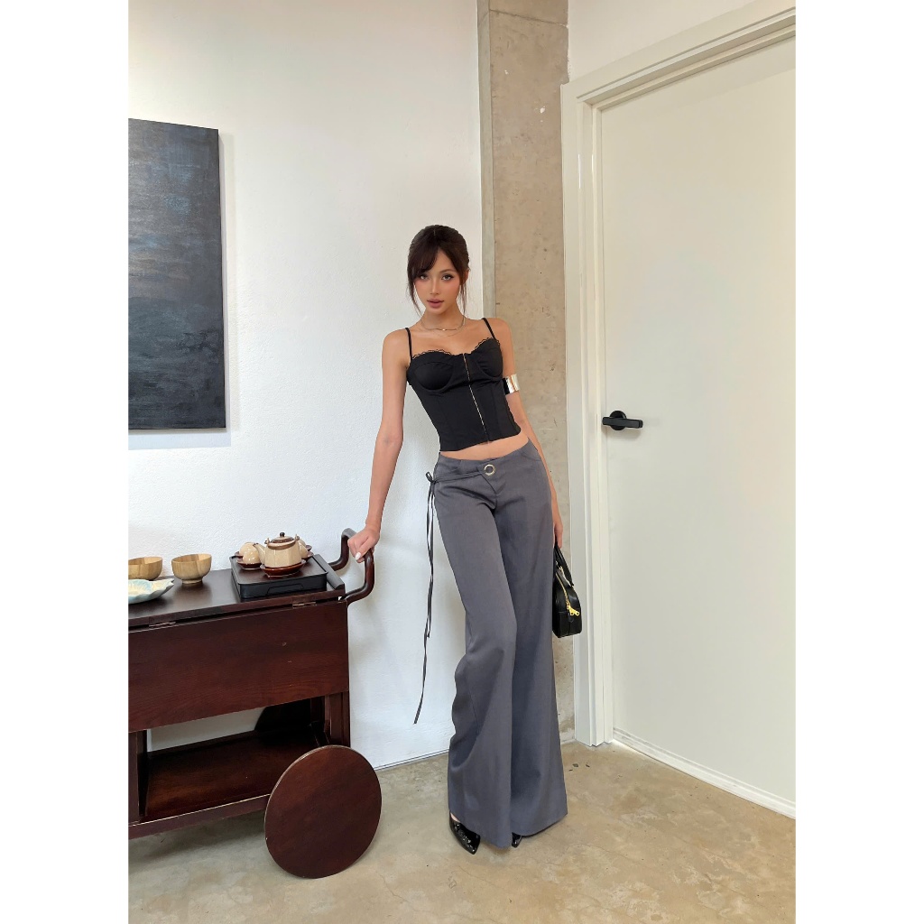 Quần ống loe dài cạp trễ tôn dáng JENNER - 𝐊𝐈𝐋𝐋 𝐒𝐘𝐒𝐓𝐄𝐌 | BigBuy360 - bigbuy360.vn