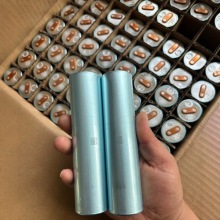 33140 dung lượng 15ah tặng kèm khung,hàng loại A