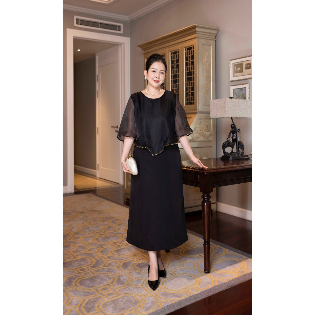 M COLLECTION | Váy Đầm Nữ Trung Niên Tặng Mẹ Phom Suông Cổ Tròn Lụa Dày Phối Choàng Tơ Hàn D13099 | BigBuy360 - bigbuy360.vn