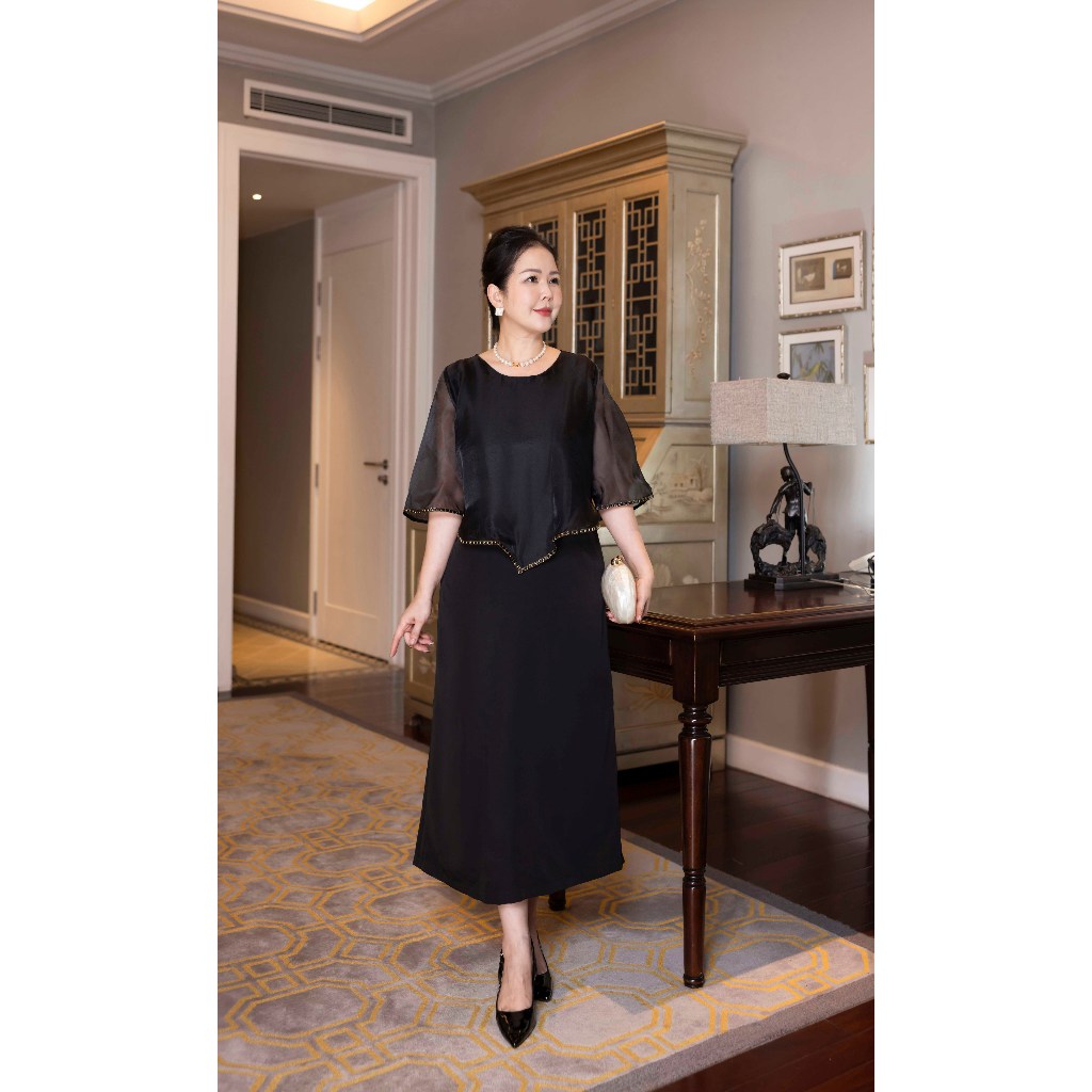 M COLLECTION | Váy Đầm Nữ Trung Niên Tặng Mẹ Phom Suông Cổ Tròn Lụa Dày Phối Choàng Tơ Hàn D13099 | BigBuy360 - bigbuy360.vn