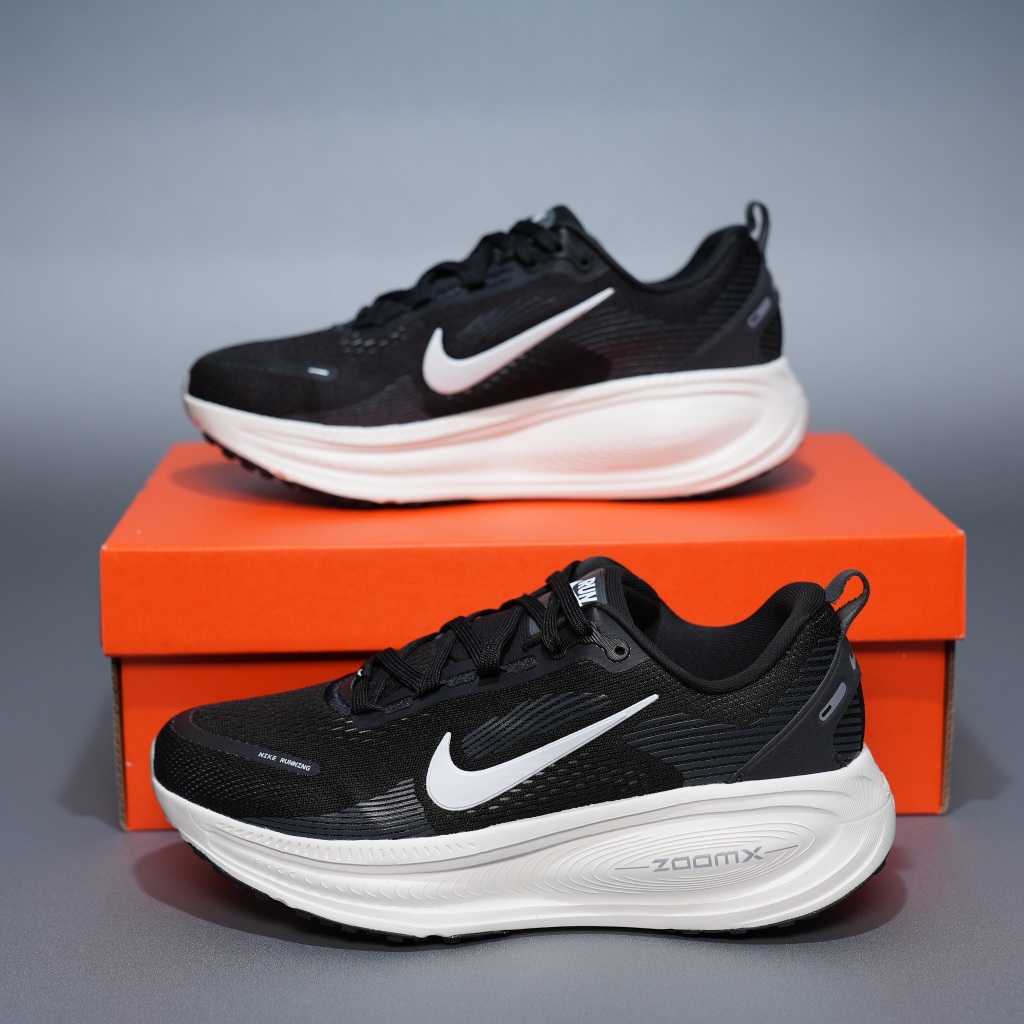 Giày Vomero 18 Black white