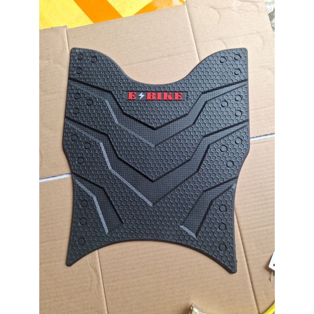 Thảm lót sàn xe điện chuyên dùng cho xe Yadea Vekoo ,cao su dầy dẻo chắc chắn