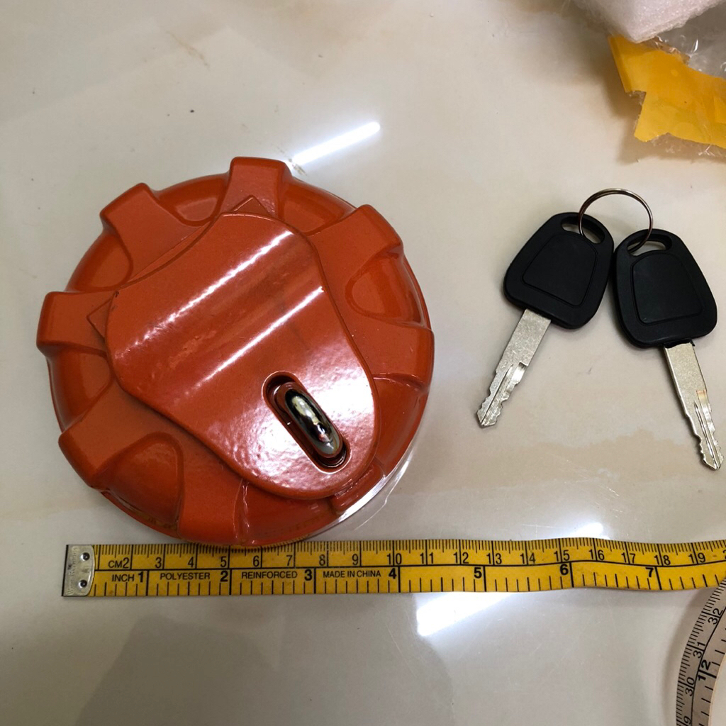 Nắp bình dầu nắp bình nhiên liệu máy xúc Doosan Hitachi Kobelco Komatsu Hyundai Volvo DH55 DX55 DX14