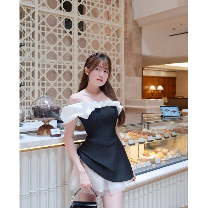 Adele Dress / Đầm đen trễ vai phối Trắng dáng xoè Cao cấp Phong cách sang trọng - QuynhTrangBasic