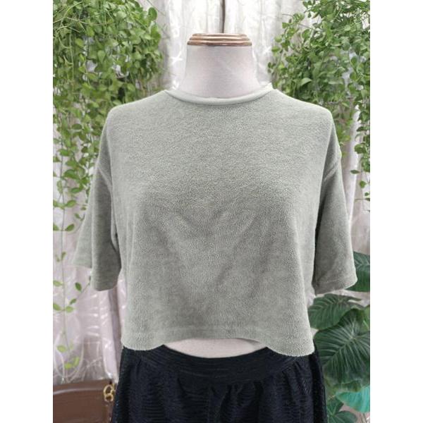 DIVIDED H.M thanh lý - Áo crop cổ tròn bymo - Size S