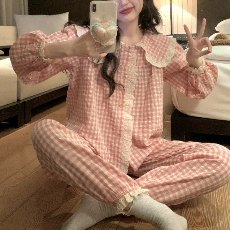 Bộ Đồ Ngủ Nữ Bigsize Tay Dài Quần Dài Cổ Nhọn Viền Ren Dễ Thương Chất Caro Xốp Thoáng Mát – PONA