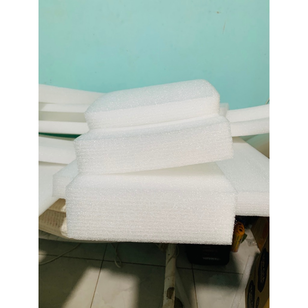 Xốp dẻo PE foam rộng 20-30cm, dài 1 mét- 2 mét cắm hoa