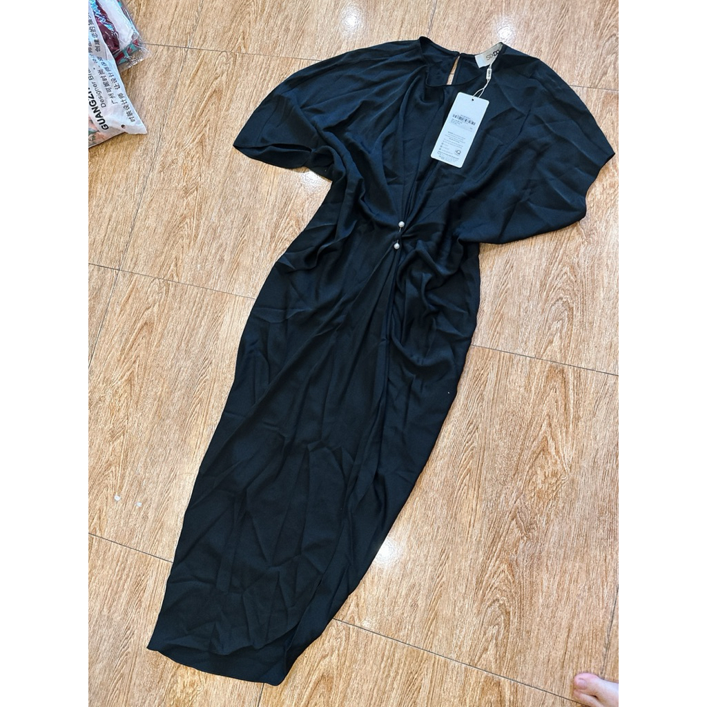 đầm lụa cao cấp sixdo phiên bản giới hạn 2696k sale 680k