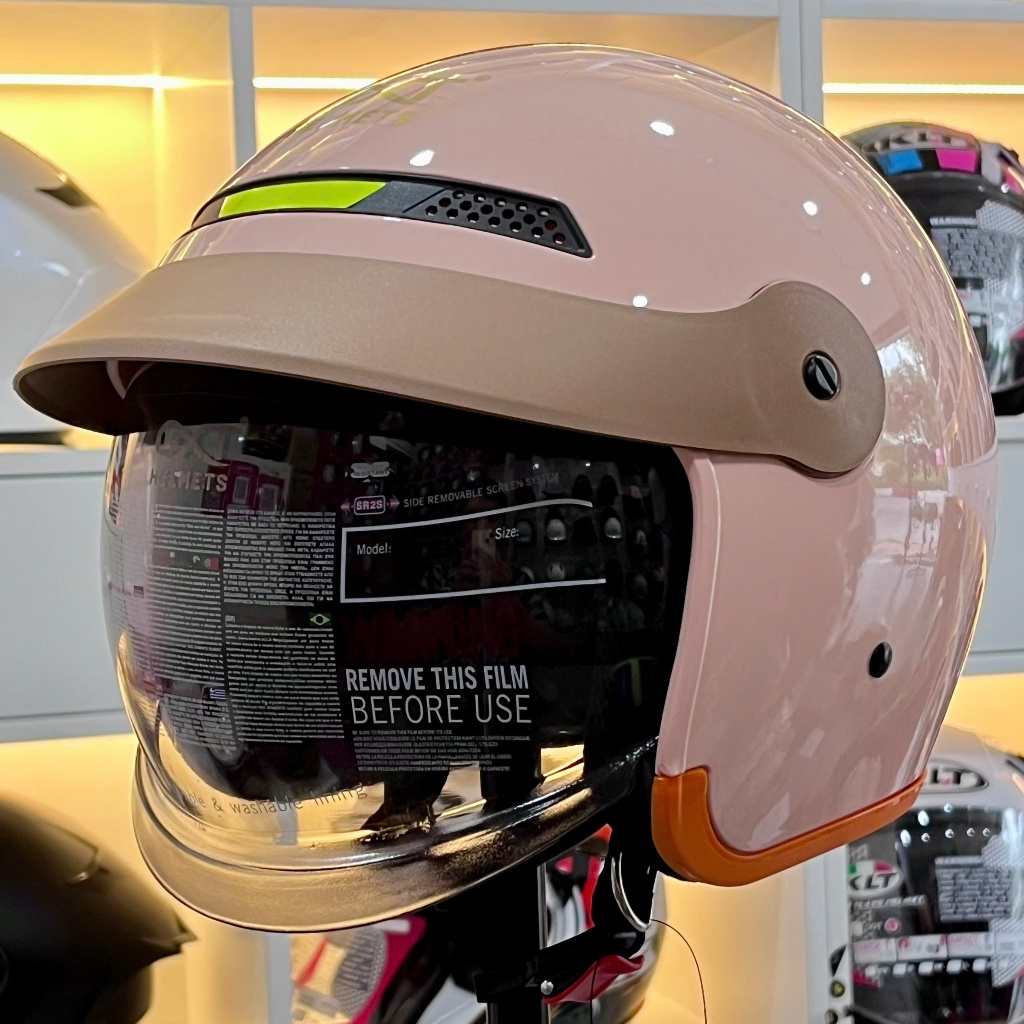 Mũ Bảo Hiểm GXT GX139 3/4 Màu Hồng Sữa Kính Âm Chống Chói – Có Lưỡi Trai Nâu, Chính Hãng