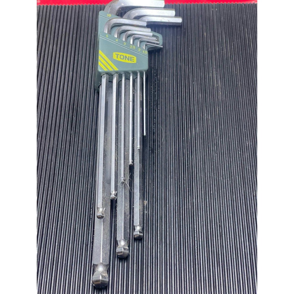 Bộ lục giác đầu bi TONE BL900 Bộ lục giác dài gồm 9 chi tiết : 1.5, 2, 2.5, 3, 4, 5, 6, 8, 10mm