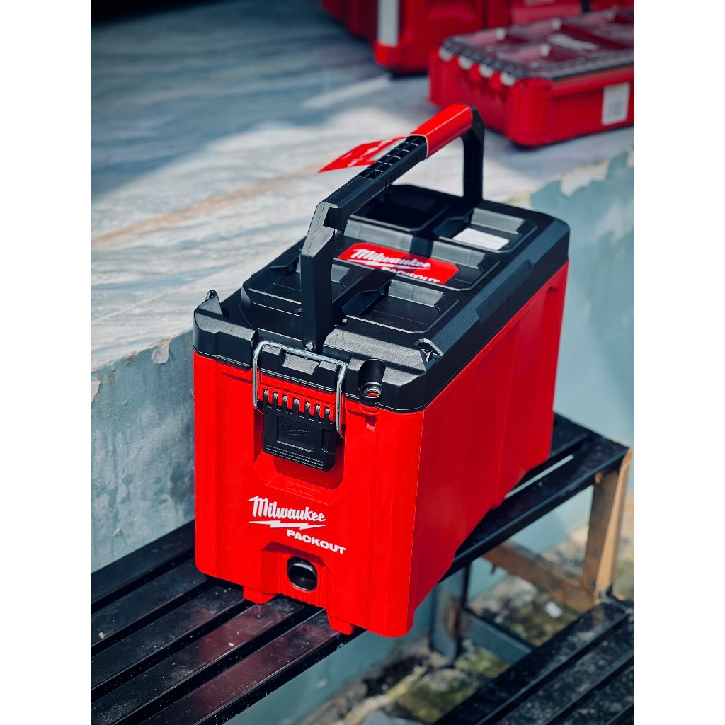 Milwaukee Thùng Đựng Dụng Cụ Packout 48-22-8422 Chất Liệu Nhựa Bền Bỉ size 41x25x33cm Chịu Tải 34kg 