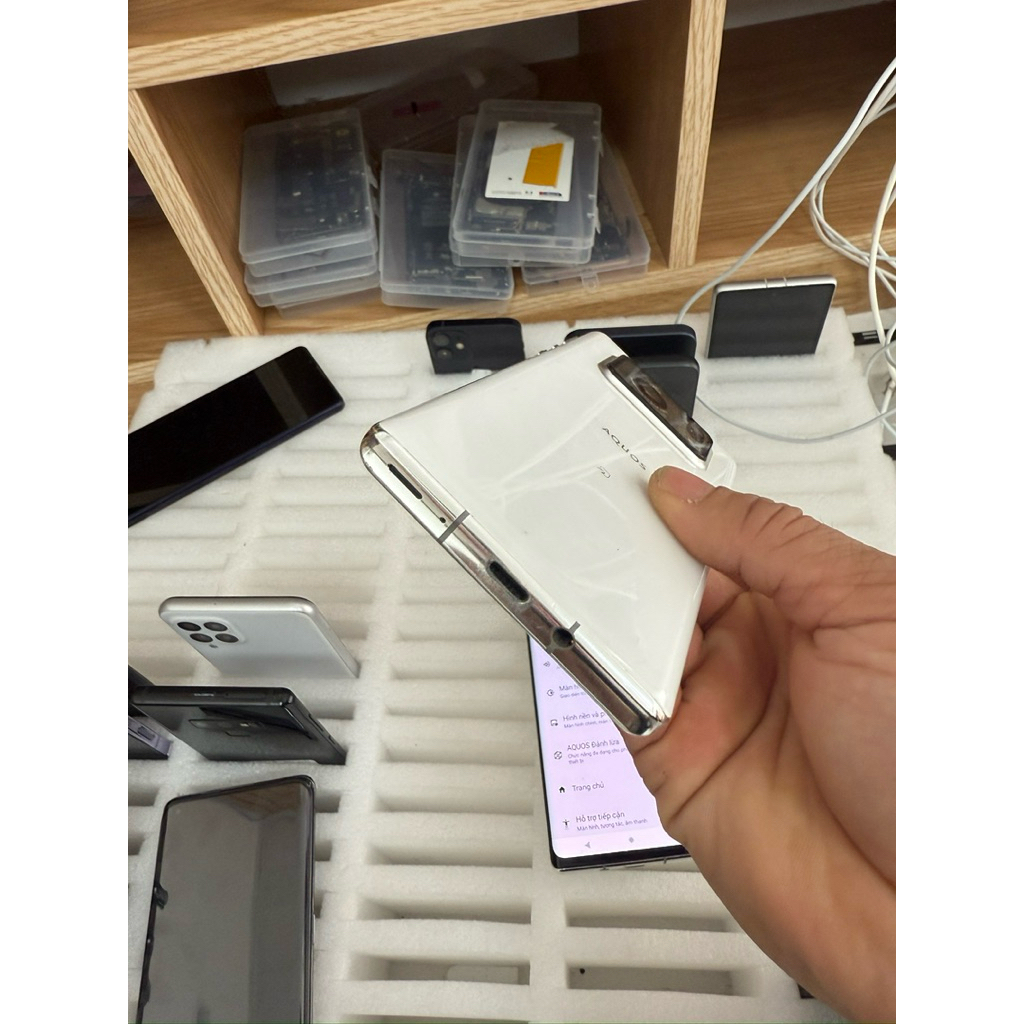 điẹn thoai aquos r6