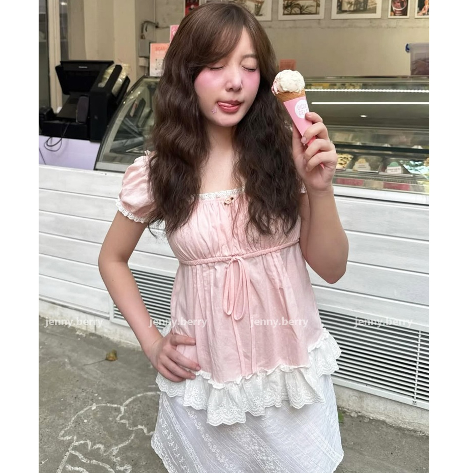 Miku Top - Áo kiểu nữ Babydoll 𝙗𝙮 𝙅𝙚𝙣𝙣𝙮 𝘽𝙚𝙧𝙧𝙮 tay bồng phối ren thô boi hồng nhạt