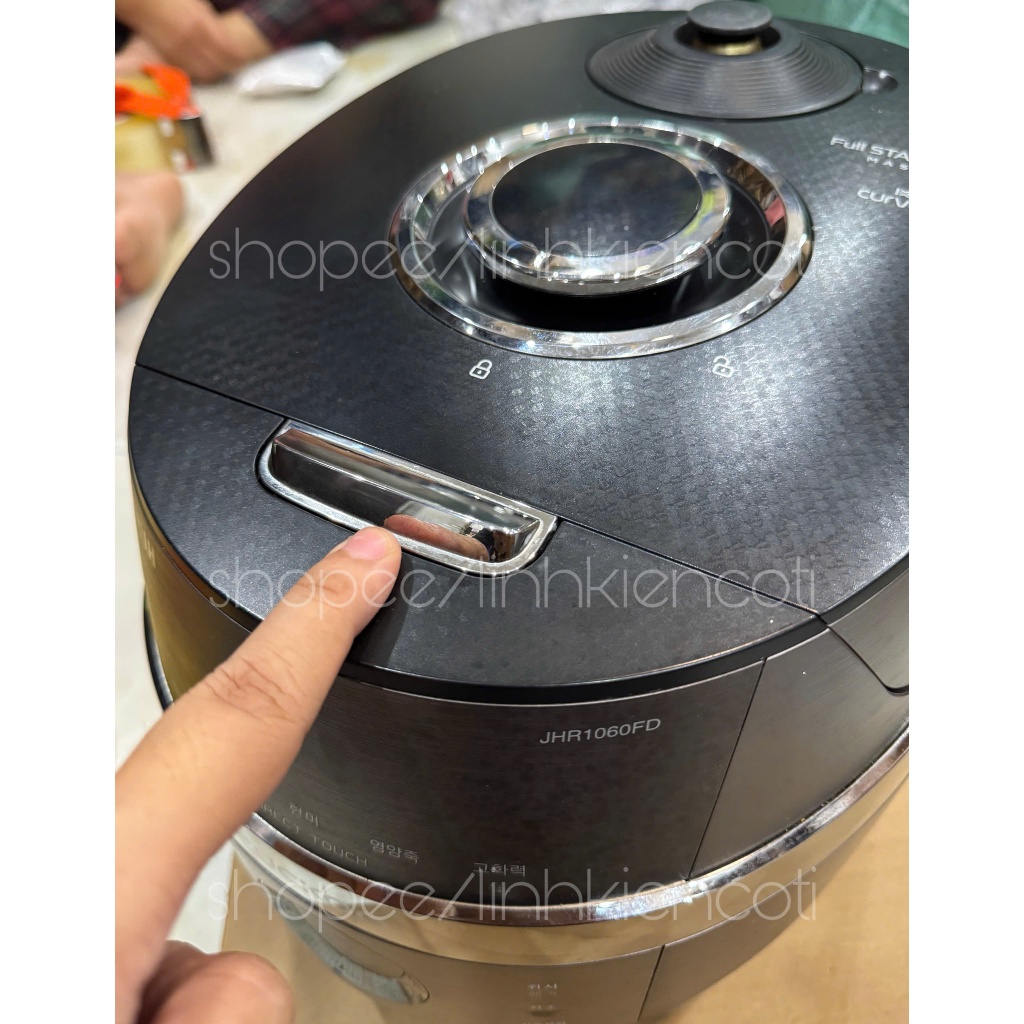 Lẫy - Khóa nắp nồi cơm Cuckoo JHR1060FD ; JHR1060FS ; JHR1060FB