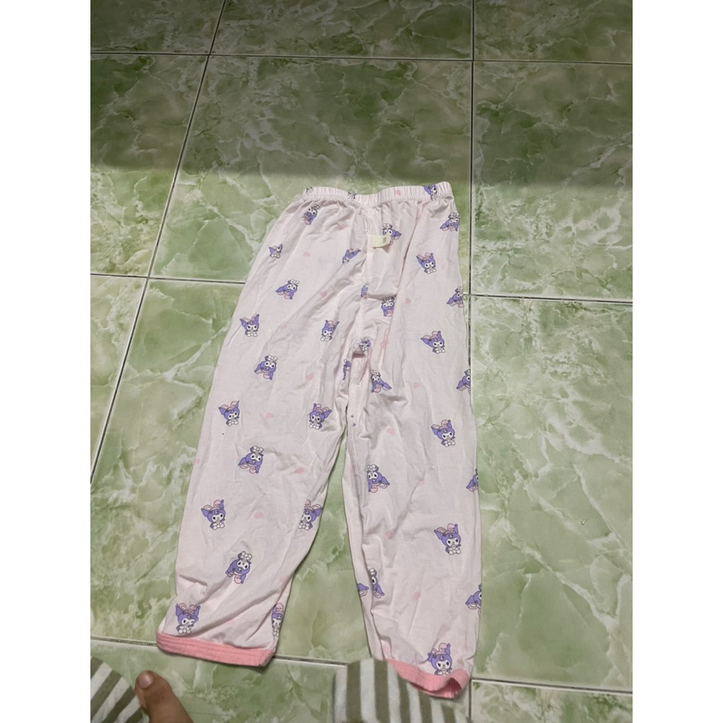 Quần bé kuromi size 120-N15