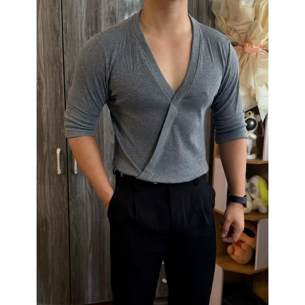 Áo dài tay nam thu đông thiết kế wrap cổ tim cuốn hút vải cotton thun gân dày 350GSM form slimfit tô