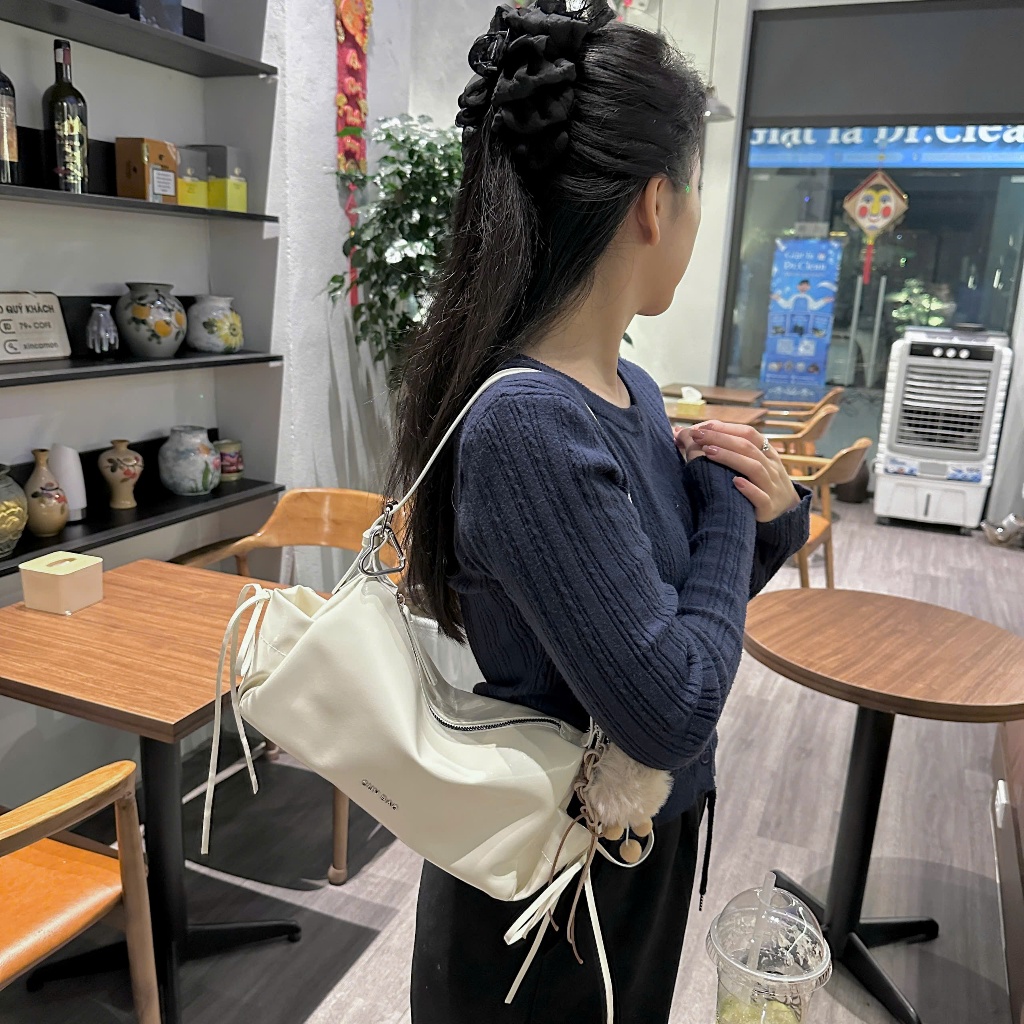 Túi xách nữ dáng thuyền phong cách hàn quốc kèm charm siêu xinh CUN409 | BigBuy360 - bigbuy360.vn