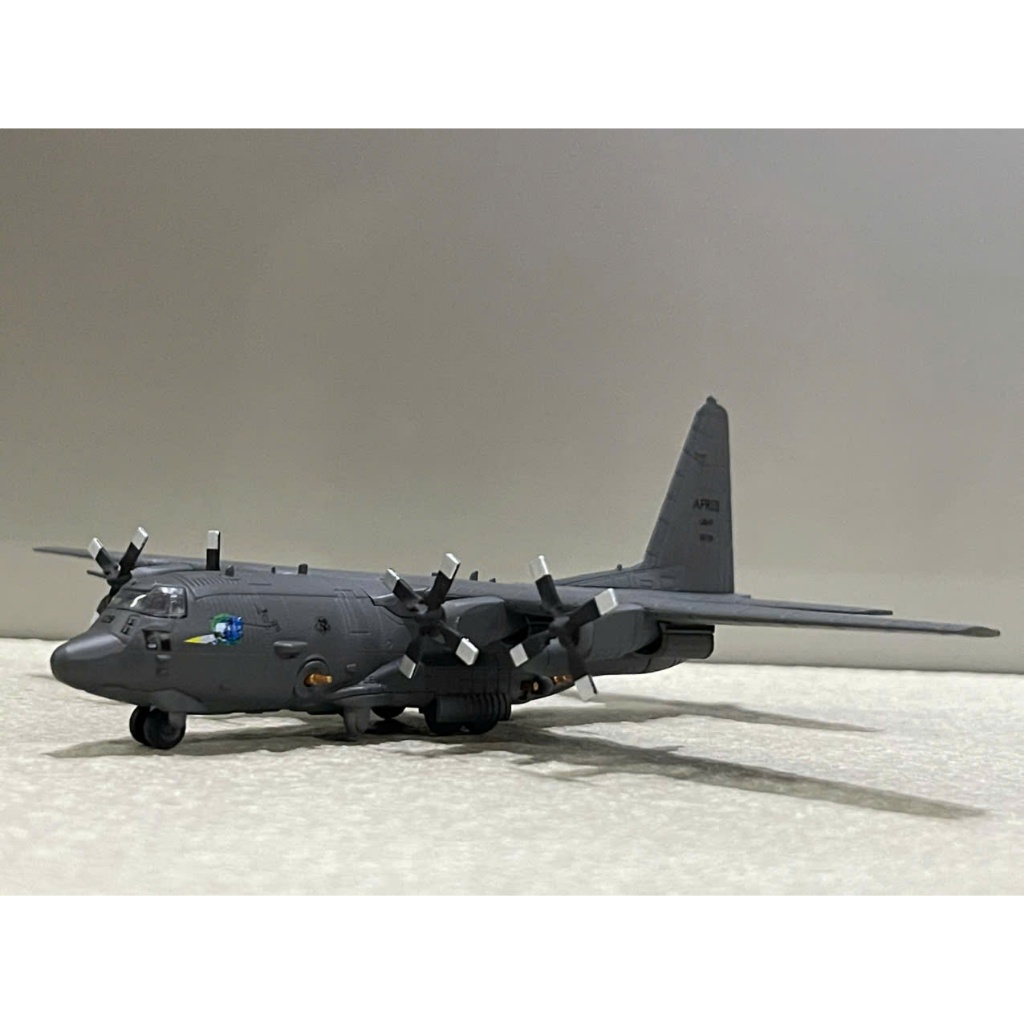 Mô hình máy bay AC-130U Spooky Gunship tỷ lệ 1:200