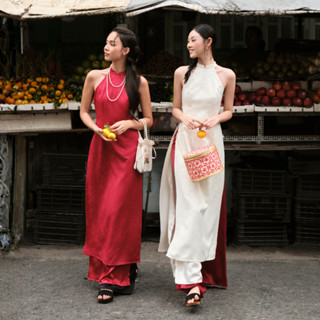  Áo dài cổ yếm cách tân Ngọc Diệp Miều Est.2013 chất liệu gấm dầy dặn phong cách sang trọng 